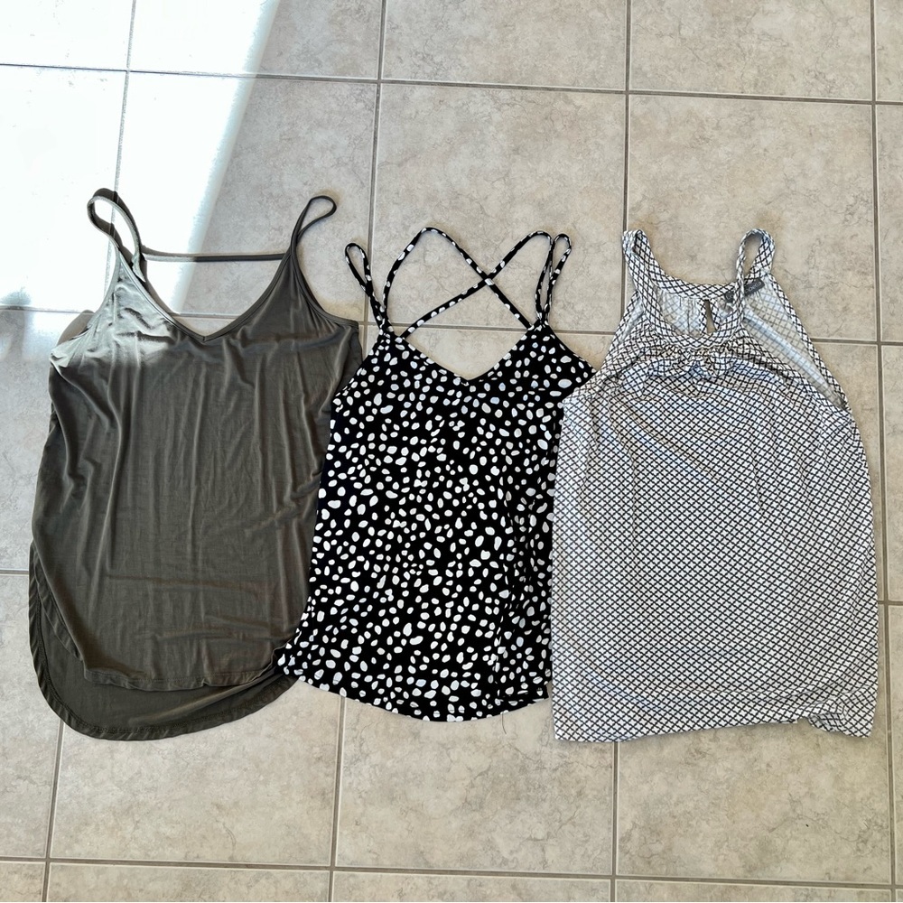 3 Stitch Fix Tanks - Size XS